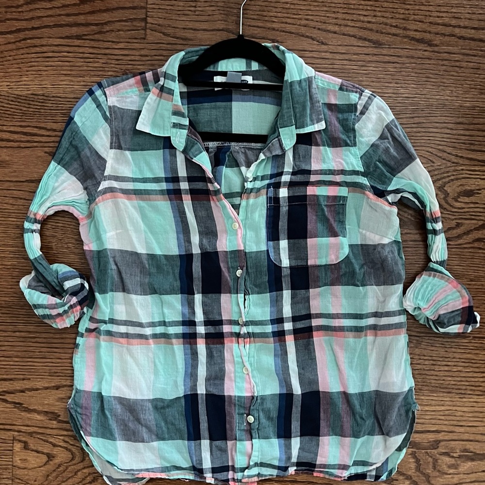 Old Navy lightweight plaid button down
